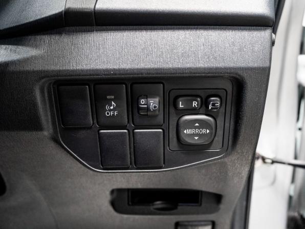 Toyota Prius III Рестайлинг (XW30) с пробегом 2012 года, цена 1 135 000 рублей, 191400 км, лифтбек, Автокод Объявления