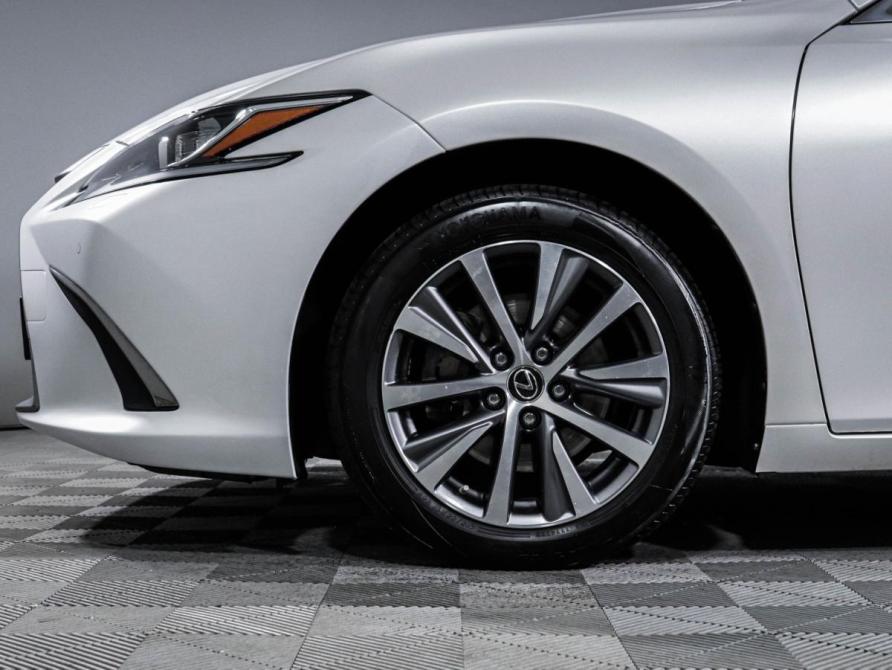 Lexus ES VII Москва  - изображение 16