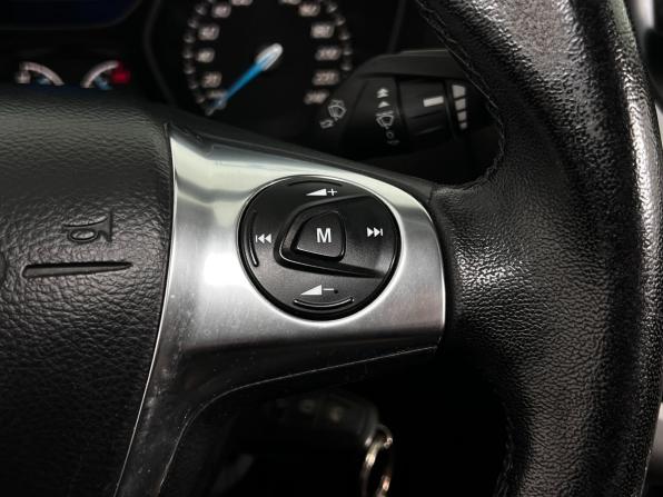 Ford Focus III с пробегом 2013 года, цена 890 000 рублей, 146700 км, седан, Автокод Объявления