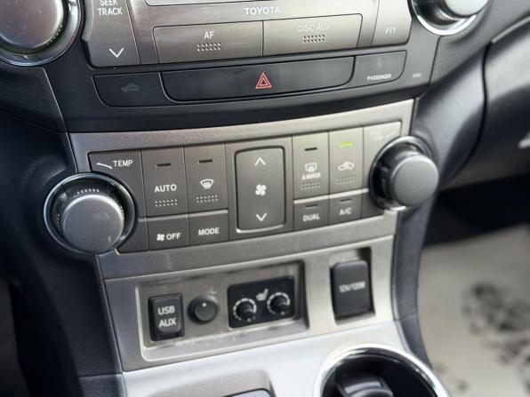 Toyota Highlander II (XU40) Рестайлинг с пробегом 2012 года, цена 1 799 000 рублей, 136137 км, внедорожник, Автокод Объявления