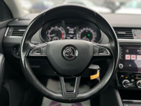 Skoda Octavia III (A7) Рестайлинг с пробегом 2018 года, цена 1 590 000 рублей, 120000 км, лифтбек, Автокод Объявления
