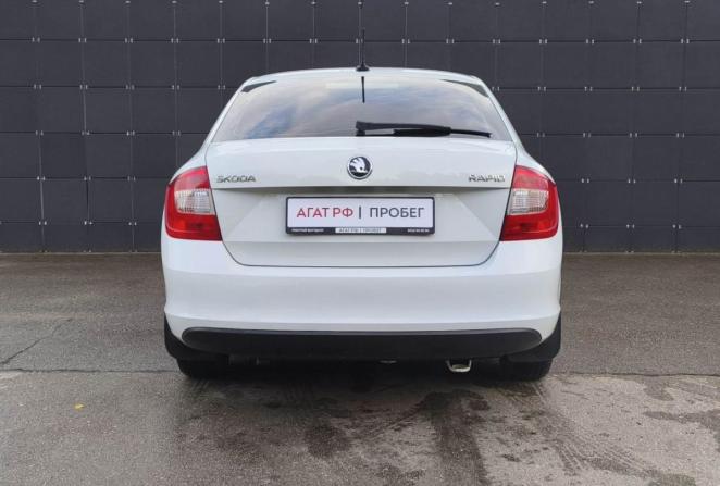 Skoda Rapid I с пробегом 2017 года, цена 1 370 000 рублей, 83349 км, лифтбек, Автокод Объявления