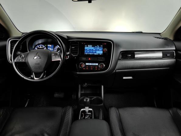 Mitsubishi Outlander III Рестайлинг 2 с пробегом 2015 года, цена 1 625 000 рублей, 146000 км, внедорожник, Автокод Объявления
