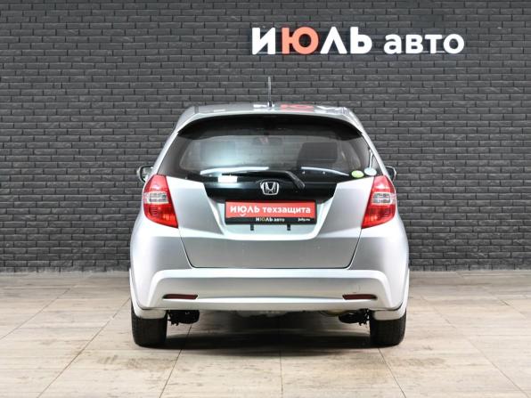 Honda Fit II с пробегом 2012 года, цена 675 000 рублей, 236 км, хэтчбек, Автокод Объявления