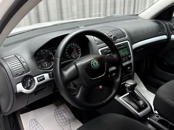 Skoda Octavia II (A5) Рестайлинг с пробегом 2011 года, цена 849 000 рублей, 172757 км, лифтбек, Автокод Объявления
