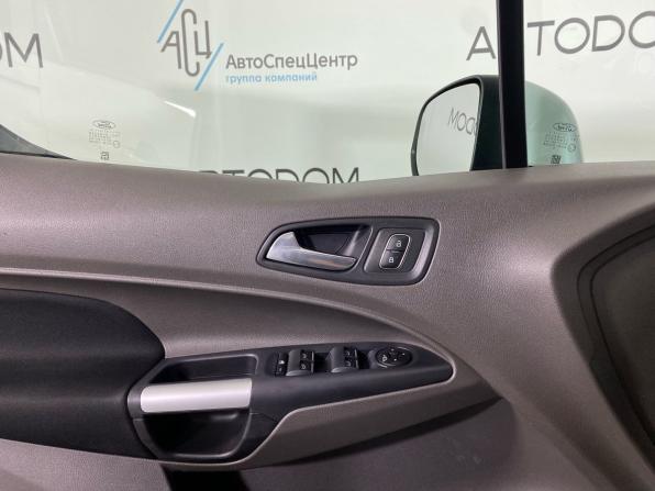 Ford Tourneo Connect II Рестайлинг с пробегом 2018 года, цена 1 549 900 рублей, 169643 км, минивэн, Автокод Объявления