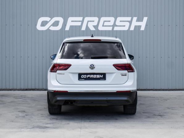 Volkswagen Tiguan II с пробегом 2017 года, цена 2 525 000 рублей, 193515 км, внедорожник, Автокод Объявления