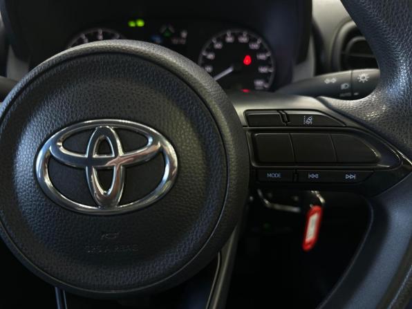 Toyota Yaris IV с пробегом 2020 года, цена 1 375 000 рублей, 37710 км, хэтчбек, Автокод Объявления
