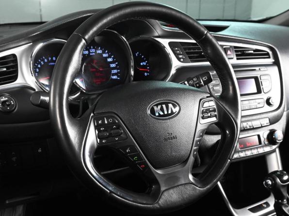 Kia Ceed II Рестайлинг с пробегом 2017 года, цена 1 249 030 рублей, 158447 км, хэтчбек, Автокод Объявления