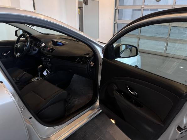Renault Megane III с пробегом 2011 года, цена 636 000 рублей, 219578 км, универсал, Автокод Объявления
