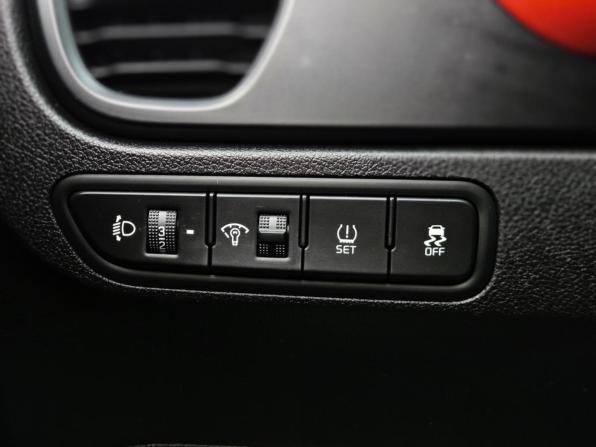 Kia Rio IV Рестайлинг с пробегом 2020 года, цена 1 790 000 рублей, 71000 км, седан, Автокод Объявления