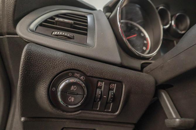Opel Astra J Рестайлинг с пробегом 2013 года, цена 1 119 000 рублей, 98500 км, хэтчбек, Автокод Объявления
