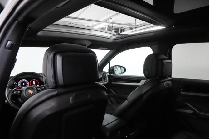 Porsche Cayenne III Рестайлинг с пробегом 2023 года, цена 10 999 900 рублей, 34110 км, внедорожник, Автокод Объявления