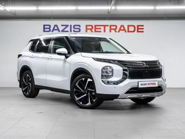 Mitsubishi Outlander IV с пробегом 2023 года, цена 3 600 000 рублей, 45475 км, внедорожник, Автокод Объявления