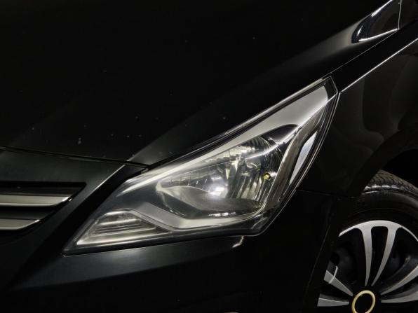 Hyundai Solaris I Рестайлинг с пробегом 2015 года, цена 743 000 рублей, 306324 км, седан, Автокод Объявления