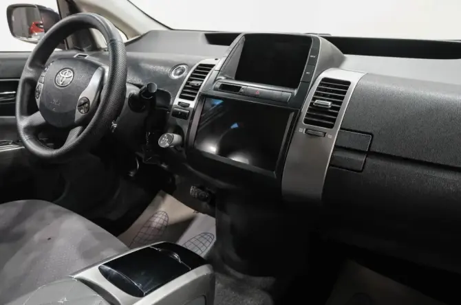 Toyota Prius II Рестайлинг (XW20) с пробегом 2008 года, цена 659 000 рублей, 320000 км, лифтбек, Автокод Объявления