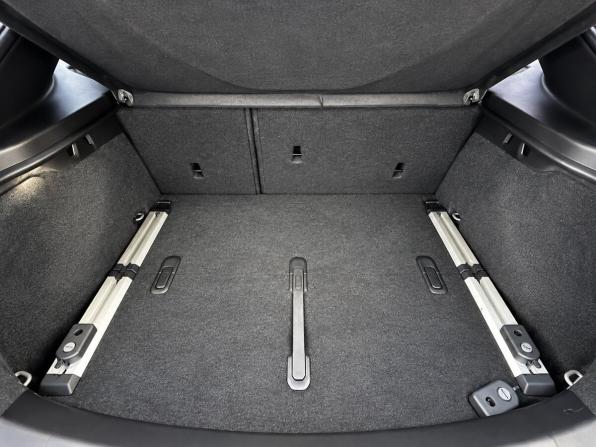 Volvo V40 II с пробегом 2015 года, цена 1 270 000 рублей, 190014 км, хэтчбек, Автокод Объявления