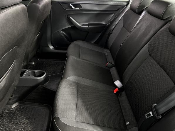 Skoda Rapid I с пробегом 2014 года, цена 1 230 000 рублей, 64793 км, лифтбек, Автокод Объявления