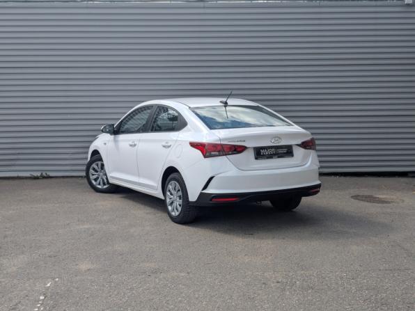 Hyundai Solaris II Рестайлинг с пробегом 2022 года, цена 1 650 000 рублей, 76792 км, седан, Автокод Объявления