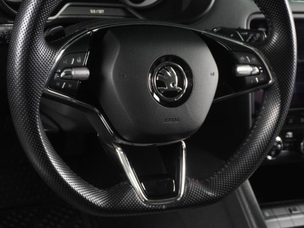 Skoda Octavia III (A7) Рестайлинг с пробегом 2020 года, цена 2 859 000 рублей, 70382 км, лифтбек, Автокод Объявления