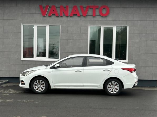 Hyundai Solaris II с пробегом 2019 года, цена 1 325 000 рублей, 120600 км, седан, Автокод Объявления