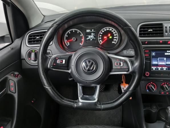 Volkswagen Polo V Рестайлинг с пробегом 2019 года, цена 1 179 000 рублей, 132479 км, седан, Автокод Объявления