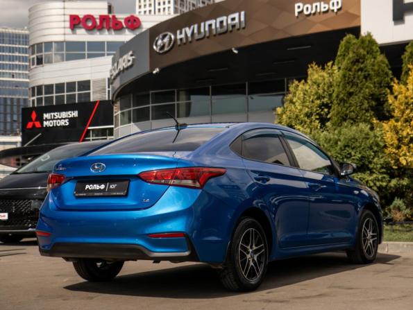 Hyundai Solaris II с пробегом 2017 года, цена 1 098 000 рублей, 141812 км, седан, Автокод Объявления