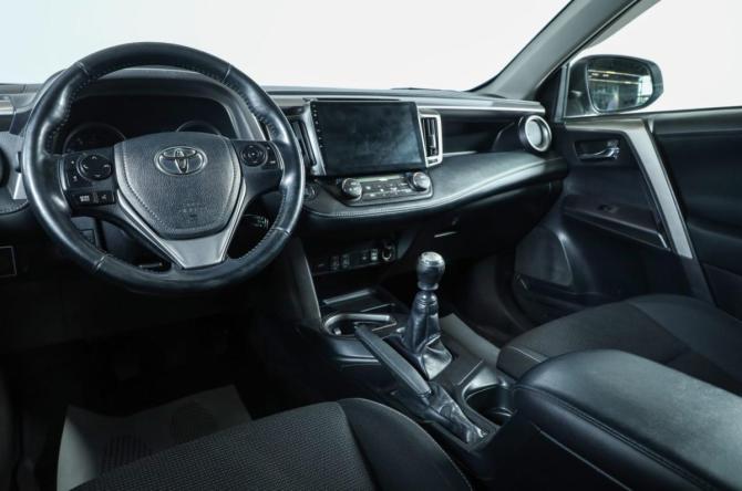 Toyota RAV4 IV (XA40) с пробегом 2018 года, цена 2 449 000 рублей, 6846 км, внедорожник, Автокод Объявления