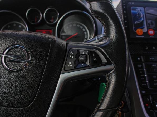 Opel Astra J Рестайлинг с пробегом 2013 года, цена 740 200 рублей, 121667 км, седан, Автокод Объявления