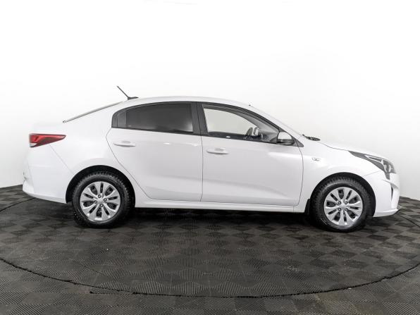 Kia Rio IV Рестайлинг с пробегом 2021 года, цена 1 655 000 рублей, 41914 км, седан, Автокод Объявления