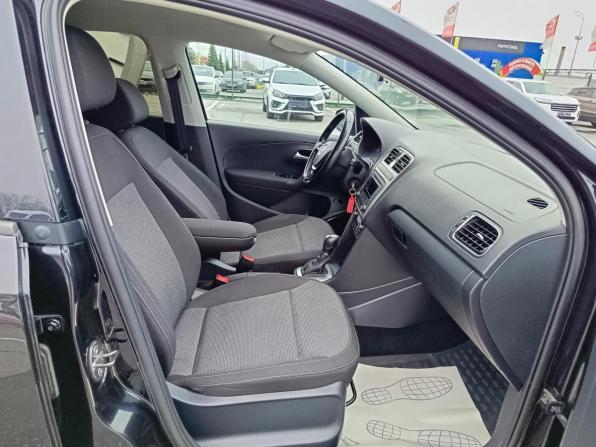Volkswagen Polo V Рестайлинг с пробегом 2016 года, цена 1 149 995 рублей, 67509 км, седан, Автокод Объявления