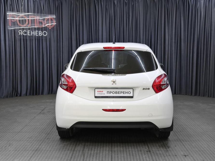 Peugeot 208 I Москва  - изображение 6