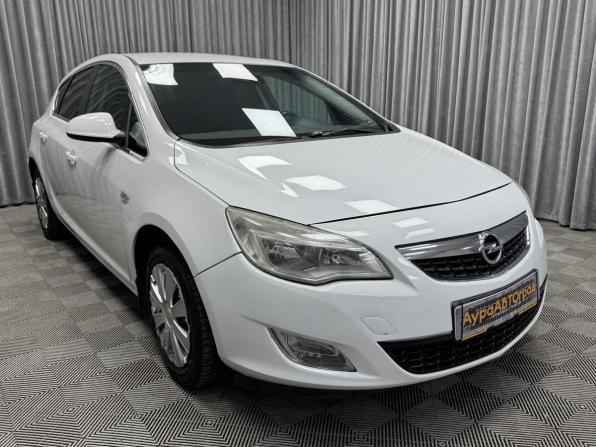 Opel Astra J с пробегом 2011 года, цена 599 000 рублей, 195596 км, хэтчбек, Автокод Объявления