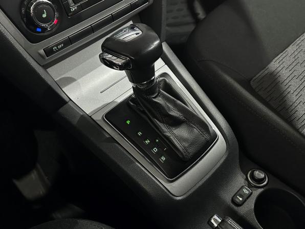 Skoda Octavia II (A5) Рестайлинг с пробегом 2013 года, цена 960 000 рублей, 125250 км, лифтбек, Автокод Объявления