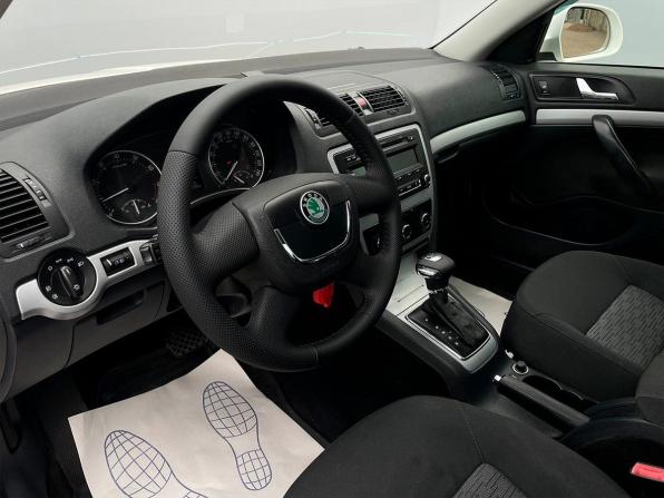 Skoda Octavia II (A5) Рестайлинг с пробегом 2012 года, цена 810 000 рублей, 239990 км, лифтбек, Автокод Объявления