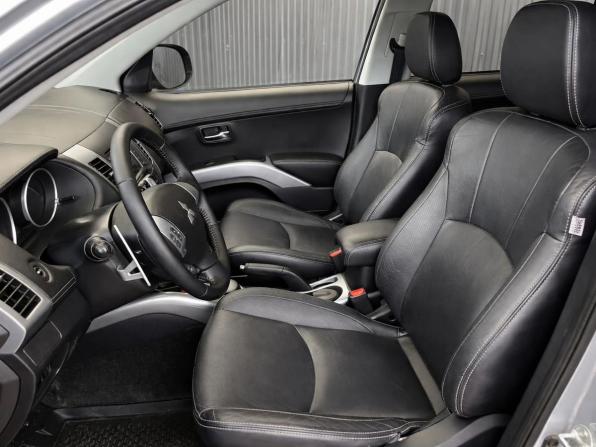Mitsubishi Outlander II Рестайлинг с пробегом 2010 года, цена 997 000 рублей, 232428 км, внедорожник, Автокод Объявления