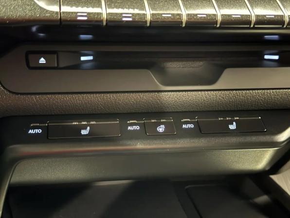 Lexus UX I с пробегом 2021 года, цена 3 379 000 рублей, 32000 км, внедорожник, Автокод Объявления
