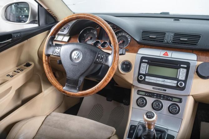 Volkswagen Passat B6 с пробегом 2006 года, цена 739 000 рублей, 181000 км, седан, Автокод Объявления