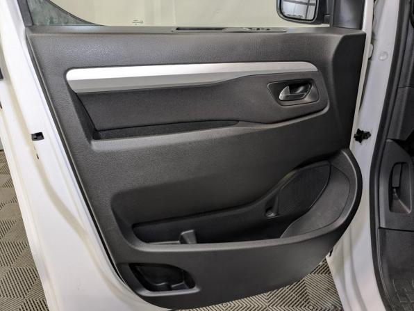 Peugeot Traveller I с пробегом 2019 года, цена 2 920 000 рублей, 72906 км, минивэн, Автокод Объявления