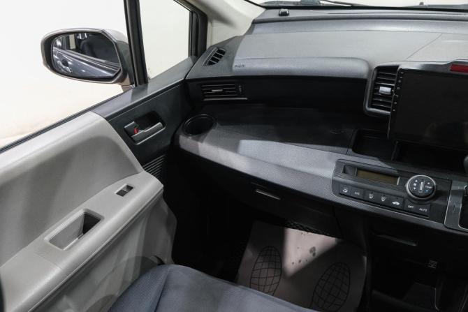 Honda Freed I с пробегом 2008 года, цена 929 000 рублей, 182000 км, компактвэн, Автокод Объявления