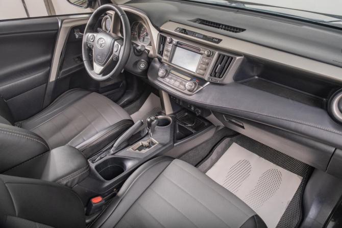 Toyota RAV4 IV (XA40) с пробегом 2015 года, цена 2 299 000 рублей, 138000 км, внедорожник, Автокод Объявления