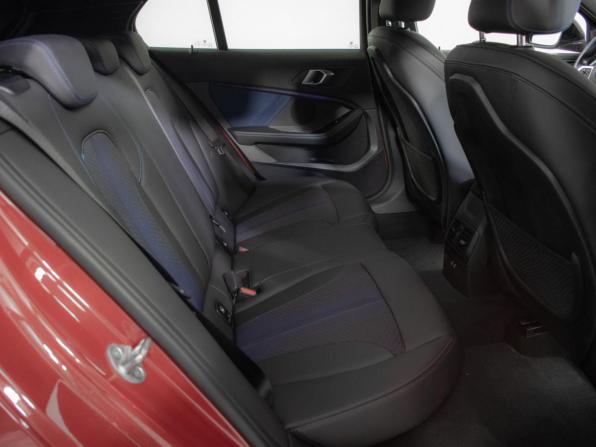 BMW 1 серии III (F40) с пробегом 2021 года, цена 2 470 000 рублей, 95579 км, хэтчбек, Автокод Объявления