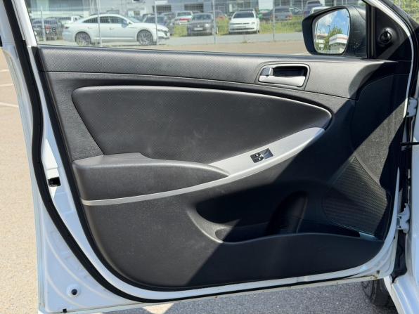 Hyundai Solaris I с пробегом 2014 года, цена 670 000 рублей, 230050 км, седан, Автокод Объявления