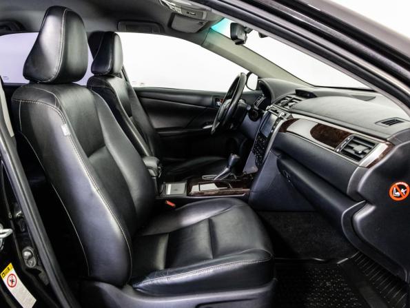Toyota Camry VII (XV50) Рестайлинг 2 с пробегом 2017 года, цена 1 799 000 рублей, 301220 км, седан, Автокод Объявления