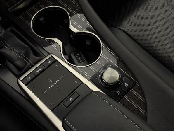 Lexus RX IV Рестайлинг с пробегом 2020 года, цена 4 790 000 рублей, 107012 км, внедорожник, Автокод Объявления