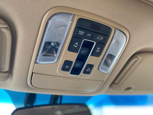 Kia Carnival III с пробегом 2019 года, цена 2 999 000 рублей, 93071 км, минивэн, Автокод Объявления