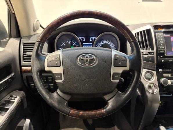 Toyota Land Cruiser 200 Series Рестайлинг 1 с пробегом 2013 года, цена 2 999 000 рублей, 294669 км, внедорожник, Автокод Объявления