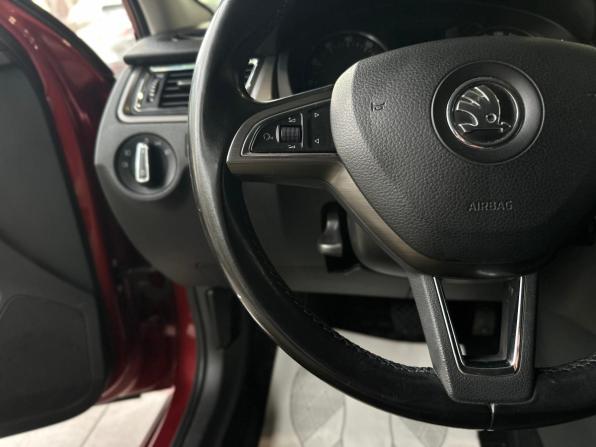 Skoda Rapid I с пробегом 2016 года, цена 1 100 000 рублей, 196114 км, лифтбек, Автокод Объявления