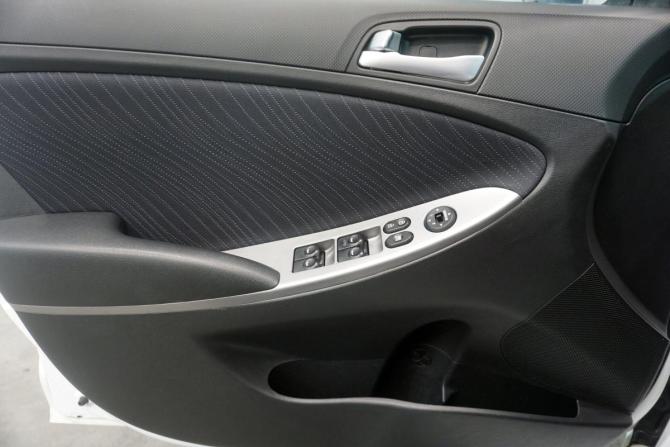 Hyundai Solaris I Рестайлинг с пробегом 2016 года, цена 1 200 000 рублей, 78400 км, седан, Автокод Объявления