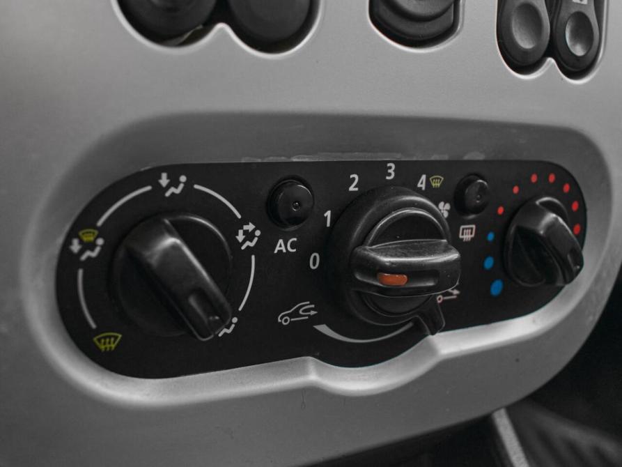 Renault Sandero I Екатеринбург  - изображение 16